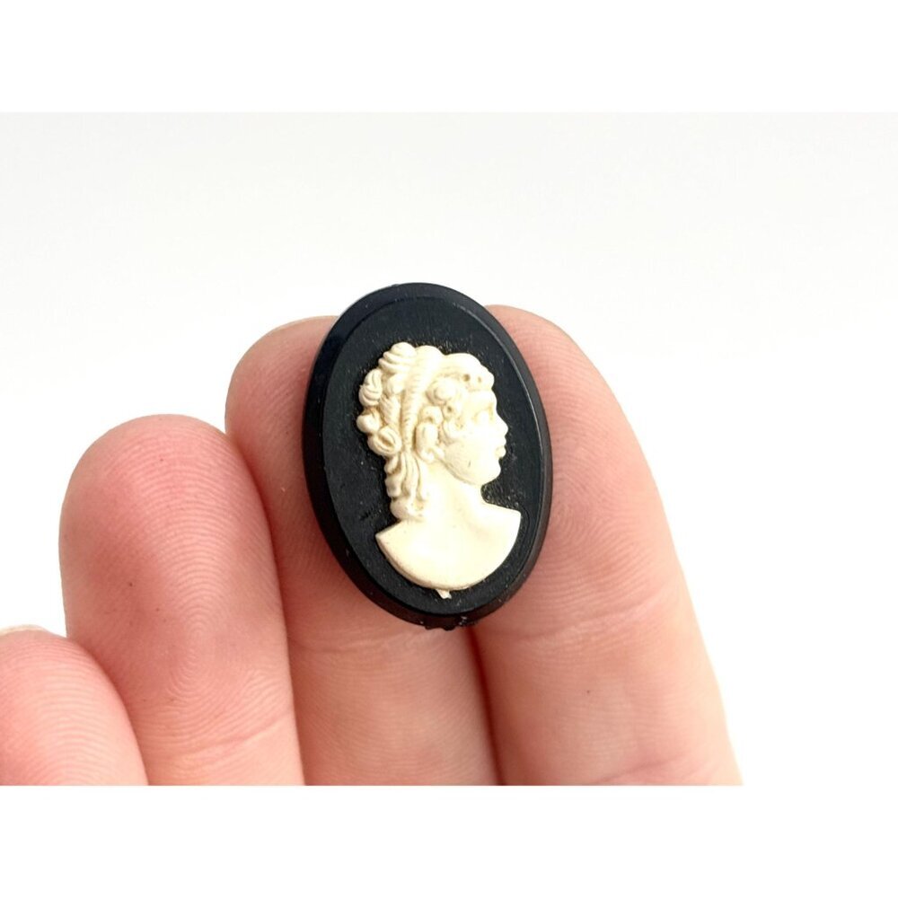 Faux Cameo Victorian Style Profiled Lady Oval Costume Jewelry Brooch | Lapel Pin - Picture 5 of 10